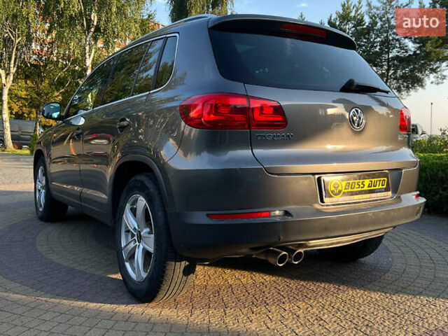 Серый Фольксваген Тигуан, объемом двигателя 2 л и пробегом 195 тыс. км за 10800 $, фото 4 на Automoto.ua