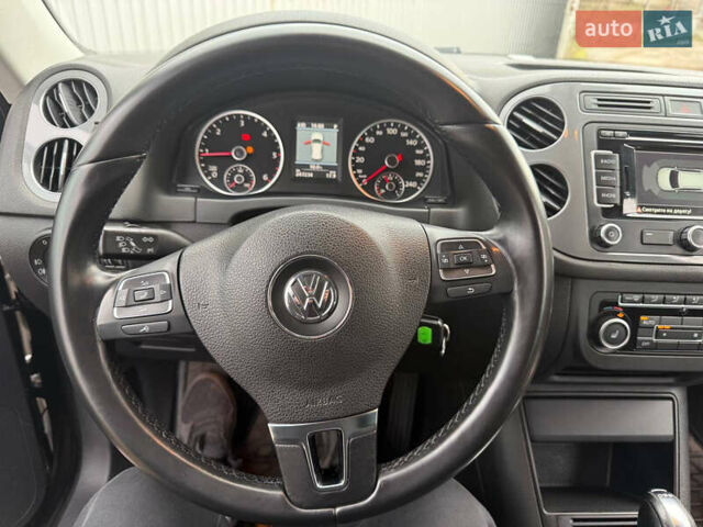 Серый Фольксваген Тигуан, объемом двигателя 1.97 л и пробегом 247 тыс. км за 14500 $, фото 13 на Automoto.ua