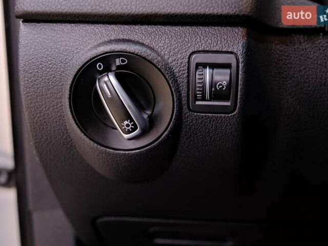 Сірий Фольксваген Тігуан, об'ємом двигуна 2 л та пробігом 170 тис. км за 9900 $, фото 23 на Automoto.ua