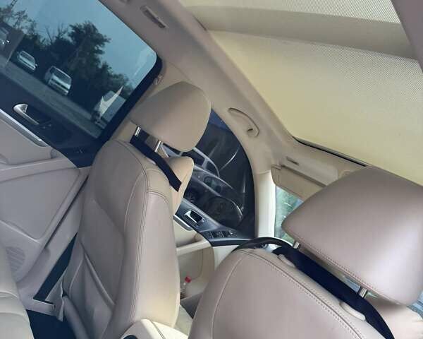 Серый Фольксваген Тигуан, объемом двигателя 1.98 л и пробегом 290 тыс. км за 9200 $, фото 17 на Automoto.ua