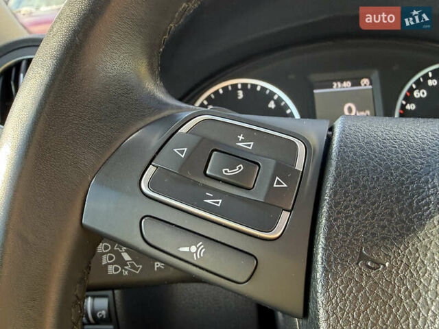 Серый Фольксваген Тигуан, объемом двигателя 2 л и пробегом 205 тыс. км за 15500 $, фото 55 на Automoto.ua