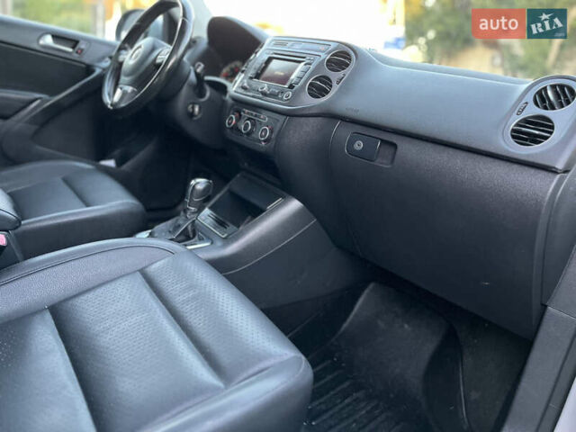 Сірий Фольксваген Тігуан, об'ємом двигуна 1.97 л та пробігом 251 тис. км за 9999 $, фото 18 на Automoto.ua