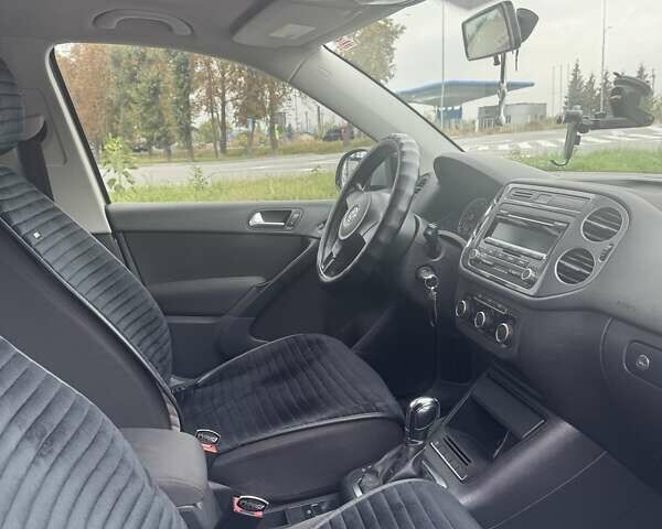 Сірий Фольксваген Тігуан, об'ємом двигуна 1.98 л та пробігом 243 тис. км за 10000 $, фото 12 на Automoto.ua