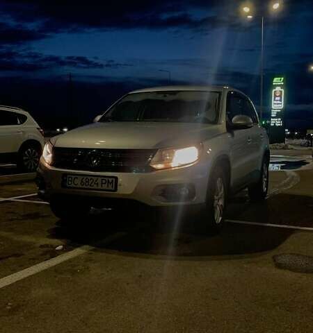 Сірий Фольксваген Тігуан, об'ємом двигуна 1.98 л та пробігом 211 тис. км за 12000 $, фото 3 на Automoto.ua