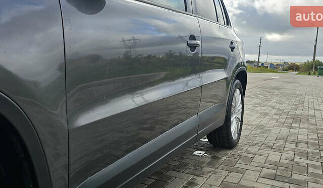 Серый Фольксваген Тигуан, объемом двигателя 2 л и пробегом 260 тыс. км за 13450 $, фото 6 на Automoto.ua