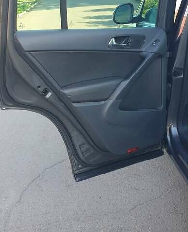 Сірий Фольксваген Тігуан, об'ємом двигуна 1.98 л та пробігом 227 тис. км за 11500 $, фото 20 на Automoto.ua