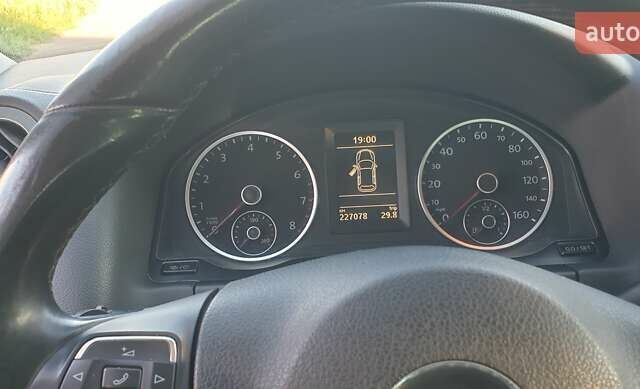 Сірий Фольксваген Тігуан, об'ємом двигуна 1.98 л та пробігом 227 тис. км за 11500 $, фото 12 на Automoto.ua