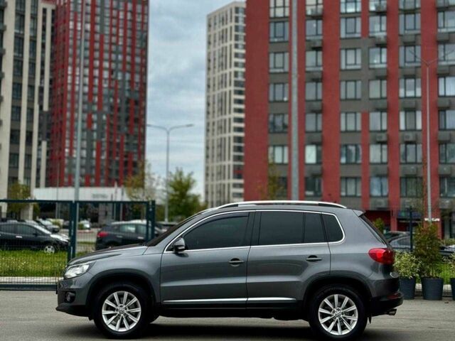 Сірий Фольксваген Тігуан, об'ємом двигуна 2 л та пробігом 186 тис. км за 14500 $, фото 6 на Automoto.ua