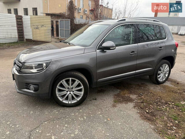 Серый Фольксваген Тигуан, объемом двигателя 1.97 л и пробегом 247 тыс. км за 14500 $, фото 2 на Automoto.ua