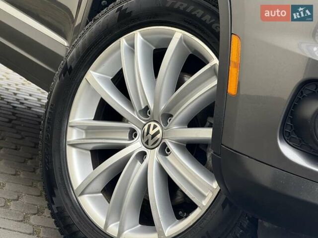 Серый Фольксваген Тигуан, объемом двигателя 1.98 л и пробегом 227 тыс. км за 10950 $, фото 4 на Automoto.ua
