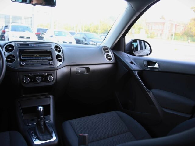 Сірий Фольксваген Тігуан, об'ємом двигуна 2 л та пробігом 129 тис. км за 11600 $, фото 13 на Automoto.ua