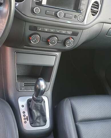 Сірий Фольксваген Тігуан, об'ємом двигуна 1.98 л та пробігом 227 тис. км за 11500 $, фото 14 на Automoto.ua