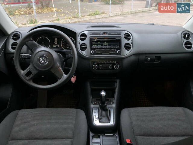 Серый Фольксваген Тигуан, объемом двигателя 2 л и пробегом 212 тыс. км за 14800 $, фото 13 на Automoto.ua