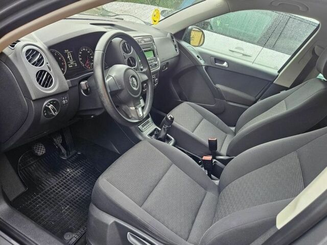 Серый Фольксваген Тигуан, объемом двигателя 1.4 л и пробегом 100 тыс. км за 8000 $, фото 8 на Automoto.ua