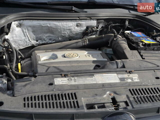 Сірий Фольксваген Тігуан, об'ємом двигуна 1.98 л та пробігом 310 тис. км за 10999 $, фото 29 на Automoto.ua