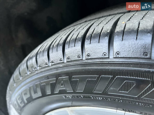 Сірий Фольксваген Тігуан, об'ємом двигуна 1.97 л та пробігом 251 тис. км за 9999 $, фото 12 на Automoto.ua