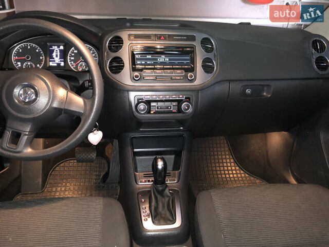 Серый Фольксваген Тигуан, объемом двигателя 2 л и пробегом 212 тыс. км за 14800 $, фото 14 на Automoto.ua