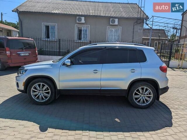 Серый Фольксваген Тигуан, объемом двигателя 1.98 л и пробегом 156 тыс. км за 12200 $, фото 1 на Automoto.ua