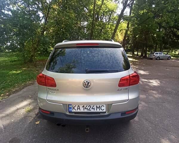 Сірий Фольксваген Тігуан, об'ємом двигуна 1.98 л та пробігом 174 тис. км за 11300 $, фото 1 на Automoto.ua