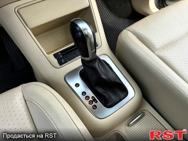 Сірий Фольксваген Тігуан, об'ємом двигуна 2 л та пробігом 184 тис. км за 11500 $, фото 7 на Automoto.ua