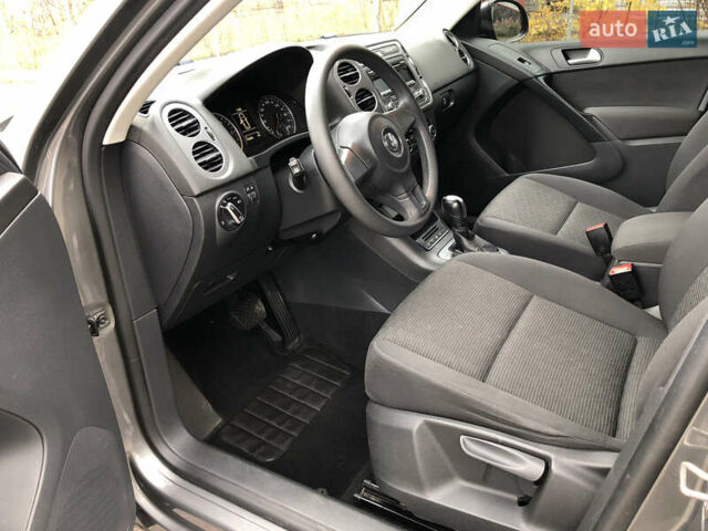 Серый Фольксваген Тигуан, объемом двигателя 2 л и пробегом 212 тыс. км за 14800 $, фото 8 на Automoto.ua