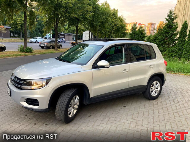 Серый Фольксваген Тигуан, объемом двигателя 2 л и пробегом 170 тыс. км за 12500 $, фото 3 на Automoto.ua