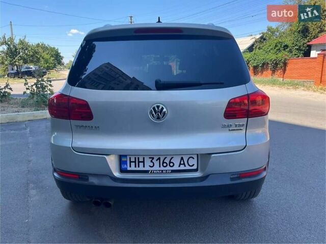 Серый Фольксваген Тигуан, объемом двигателя 1.98 л и пробегом 190 тыс. км за 12700 $, фото 1 на Automoto.ua