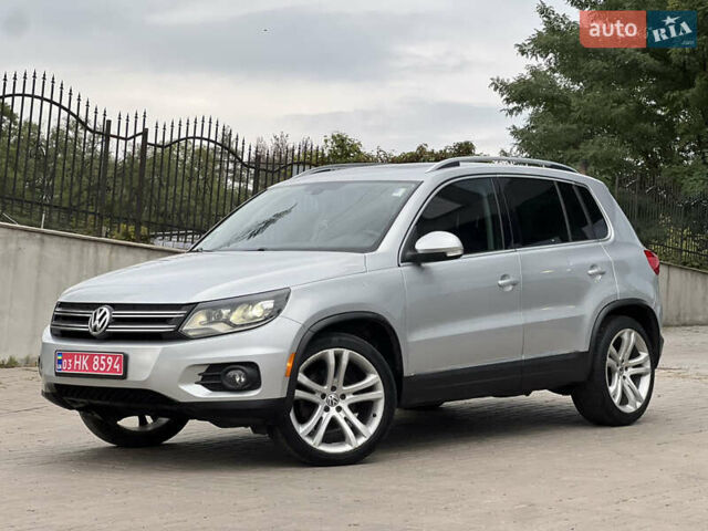 Серый Фольксваген Тигуан, объемом двигателя 2 л и пробегом 216 тыс. км за 10999 $, фото 1 на Automoto.ua
