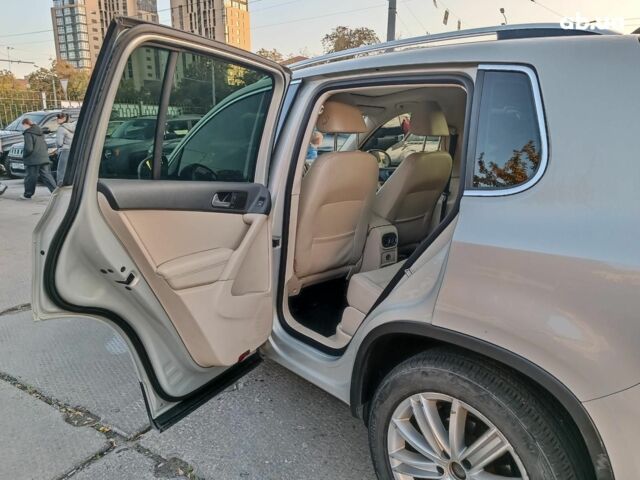 Серый Фольксваген Тигуан, объемом двигателя 2 л и пробегом 184 тыс. км за 10990 $, фото 11 на Automoto.ua