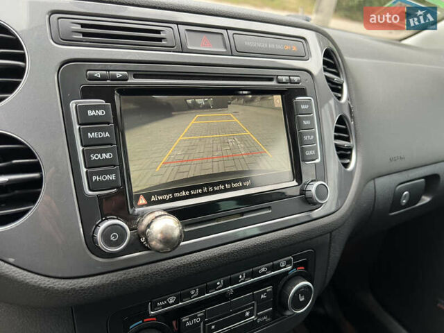 Серый Фольксваген Тигуан, объемом двигателя 2 л и пробегом 216 тыс. км за 10999 $, фото 36 на Automoto.ua