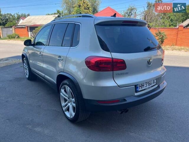 Серый Фольксваген Тигуан, объемом двигателя 1.98 л и пробегом 190 тыс. км за 12700 $, фото 3 на Automoto.ua