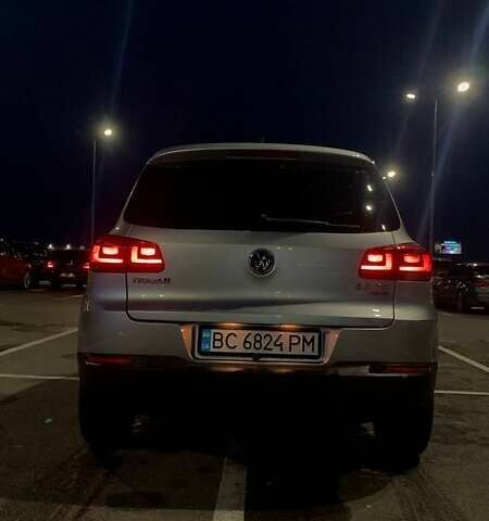 Сірий Фольксваген Тігуан, об'ємом двигуна 1.98 л та пробігом 211 тис. км за 12000 $, фото 7 на Automoto.ua