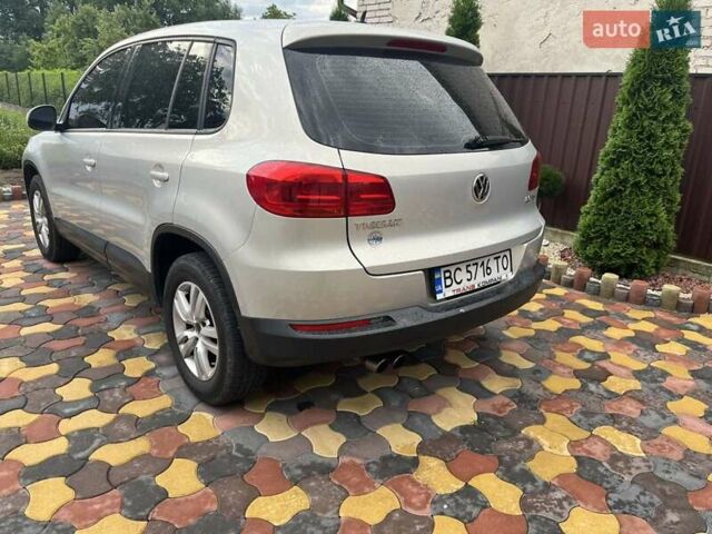 Сірий Фольксваген Тігуан, об'ємом двигуна 2 л та пробігом 255 тис. км за 9600 $, фото 2 на Automoto.ua
