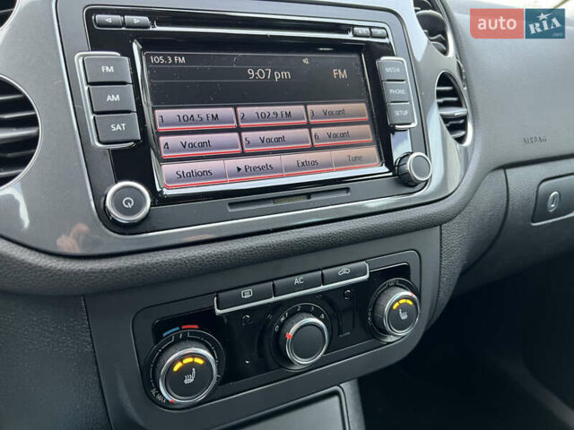 Сірий Фольксваген Тігуан, об'ємом двигуна 2 л та пробігом 224 тис. км за 8999 $, фото 32 на Automoto.ua