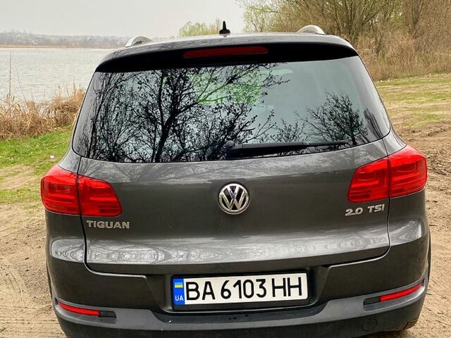 Серый Фольксваген Тигуан, объемом двигателя 2 л и пробегом 300 тыс. км за 11700 $, фото 8 на Automoto.ua