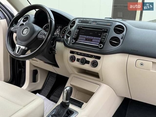 Серый Фольксваген Тигуан, объемом двигателя 1.98 л и пробегом 227 тыс. км за 10950 $, фото 51 на Automoto.ua