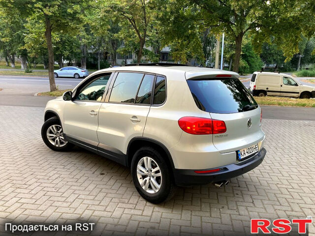 Серый Фольксваген Тигуан, объемом двигателя 2 л и пробегом 170 тыс. км за 12500 $, фото 5 на Automoto.ua