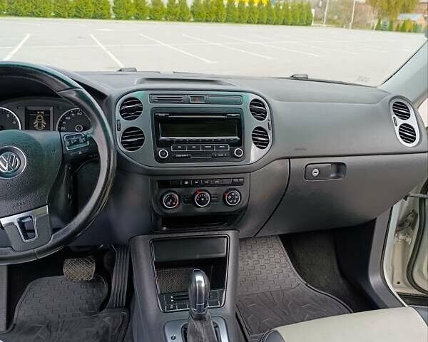 Серый Фольксваген Тигуан, объемом двигателя 1.98 л и пробегом 223 тыс. км за 10500 $, фото 21 на Automoto.ua