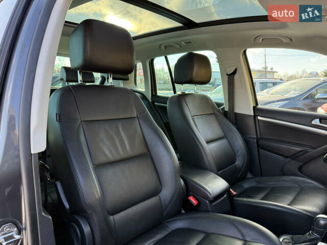 Серый Фольксваген Тигуан, объемом двигателя 2 л и пробегом 205 тыс. км за 15500 $, фото 27 на Automoto.ua