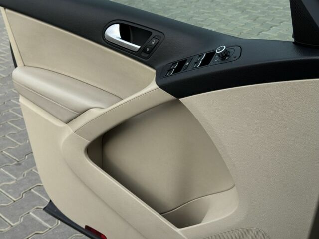 Сірий Фольксваген Тігуан, об'ємом двигуна 2 л та пробігом 184 тис. км за 11500 $, фото 10 на Automoto.ua