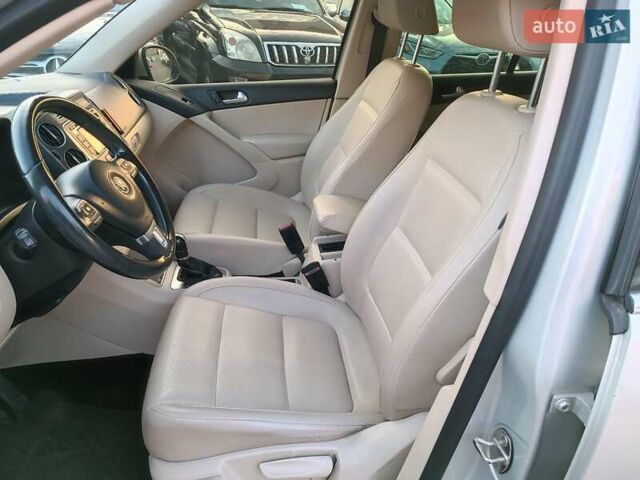 Серый Фольксваген Тигуан, объемом двигателя 2 л и пробегом 184 тыс. км за 10990 $, фото 18 на Automoto.ua