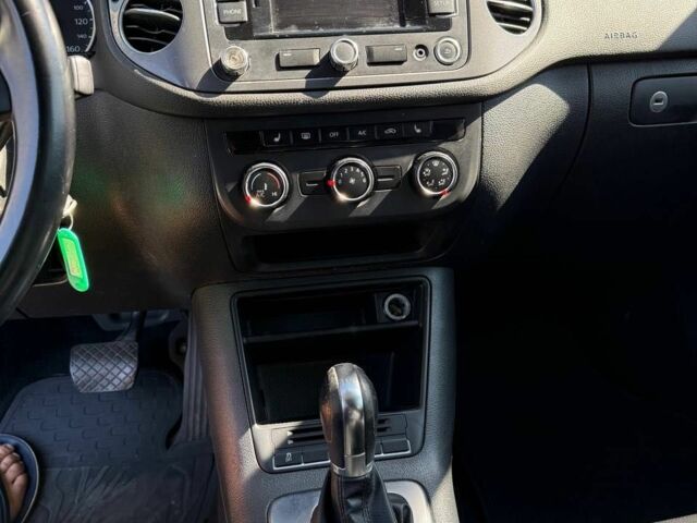 Серый Фольксваген Тигуан, объемом двигателя 2 л и пробегом 215 тыс. км за 9700 $, фото 14 на Automoto.ua