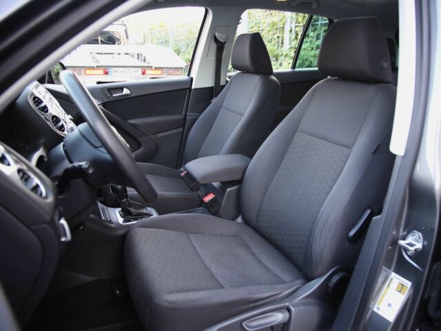 Сірий Фольксваген Тігуан, об'ємом двигуна 2 л та пробігом 129 тис. км за 11600 $, фото 6 на Automoto.ua