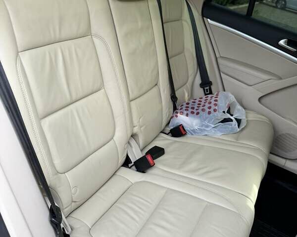 Серый Фольксваген Тигуан, объемом двигателя 1.98 л и пробегом 290 тыс. км за 9200 $, фото 11 на Automoto.ua