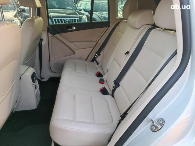 Серый Фольксваген Тигуан, объемом двигателя 2 л и пробегом 184 тыс. км за 10990 $, фото 12 на Automoto.ua