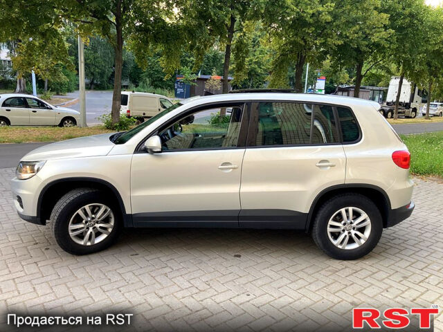 Серый Фольксваген Тигуан, объемом двигателя 2 л и пробегом 170 тыс. км за 12500 $, фото 4 на Automoto.ua