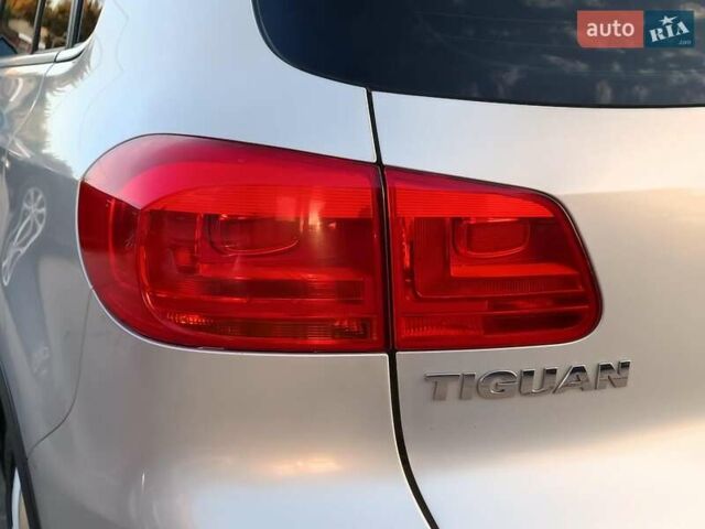 Серый Фольксваген Тигуан, объемом двигателя 2 л и пробегом 184 тыс. км за 10990 $, фото 9 на Automoto.ua