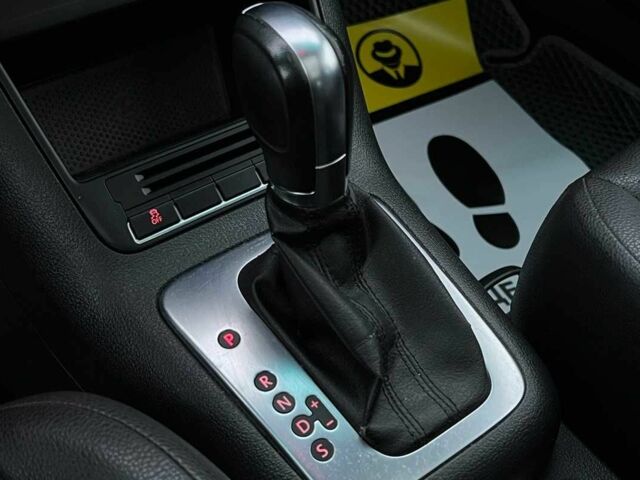 Серый Фольксваген Тигуан, объемом двигателя 2 л и пробегом 195 тыс. км за 10800 $, фото 15 на Automoto.ua