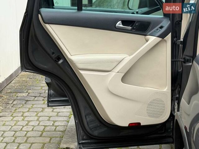 Серый Фольксваген Тигуан, объемом двигателя 1.98 л и пробегом 227 тыс. км за 10950 $, фото 33 на Automoto.ua