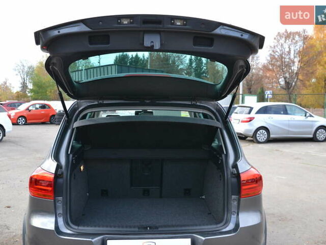 Сірий Фольксваген Тігуан, об'ємом двигуна 1.98 л та пробігом 310 тис. км за 10999 $, фото 18 на Automoto.ua